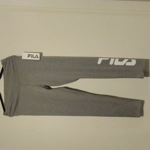 A Women's Fila leggings size extra large